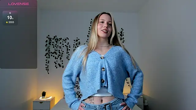 Snapshot of EllyMartinez chatting on 02/01/26, 12:47 EllyMartinez online show from 02/01/26, 12:47