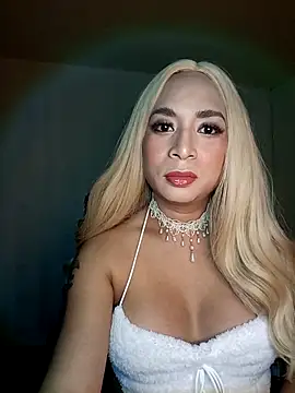 Snapshot of DollyWinter chatting on 02/10/26, 02:49 DollyWinter online show from 02/10/26, 02:49