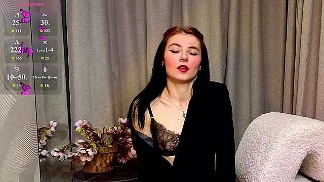 NicoleLuxe online show from 02/24/26, 05:36