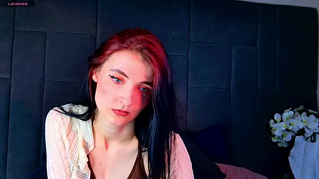 NicoleLuxe online show from 05/15/26, 06:06