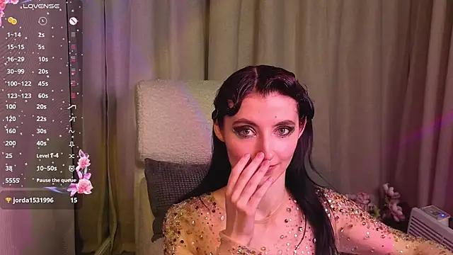 NicoleLuxe online show from 04/16/26, 09:39