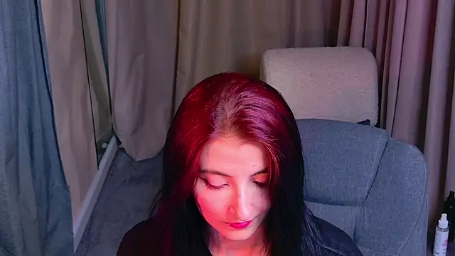 NicoleLuxe online show from 05/12/26, 06:25