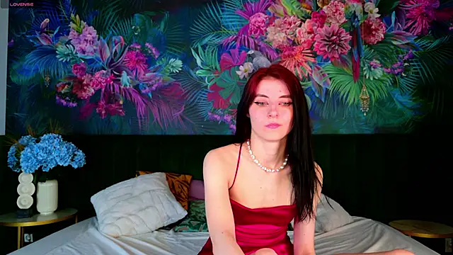 NicoleLuxe online show from 05/27/26, 01:57