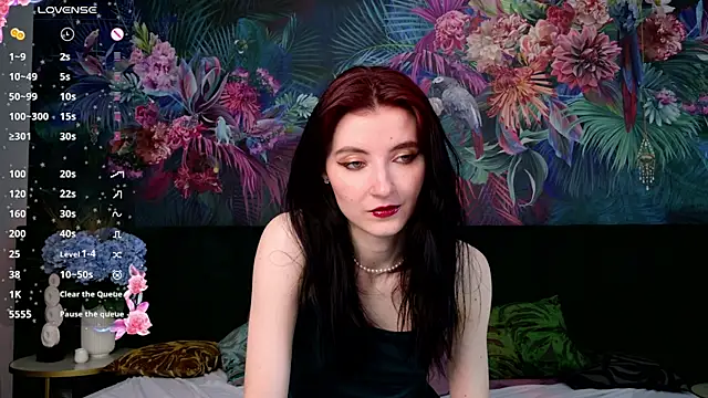NicoleLuxe online show from 04/21/26, 06:25