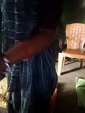 Royal hotti0011 online show from 04/12/26, 08:50