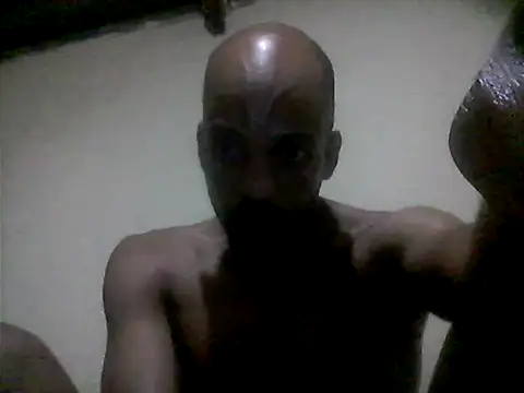 Snapshot of LanguidRunabout chatting on 05/12/26, 06:36 LanguidRunabout online show from 05/12/26, 06:36
