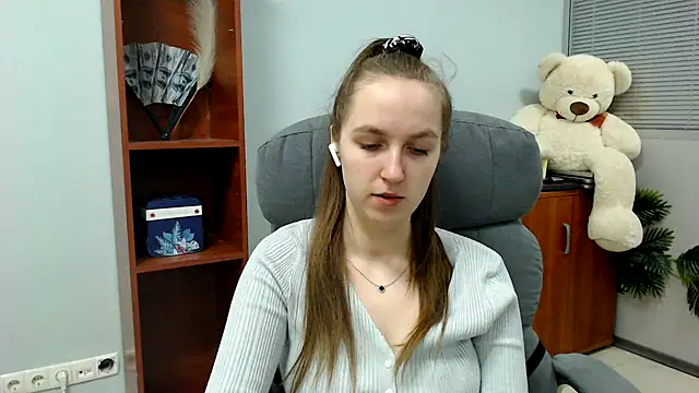 Nessi-Morris online show from 02/09/26, 08:23