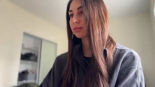 Snapshot of LiluMartiznir chatting on 03/31/26, 10:50 LiluMartiznir online show from 03/31/26, 10:50