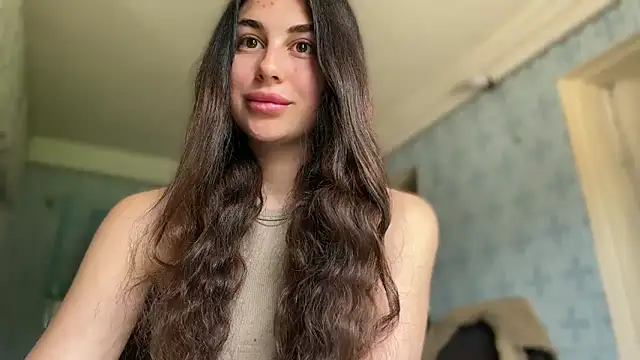 Snapshot of LiluMartiznir chatting on 05/11/26, 11:44 LiluMartiznir online show from 05/11/26, 11:44