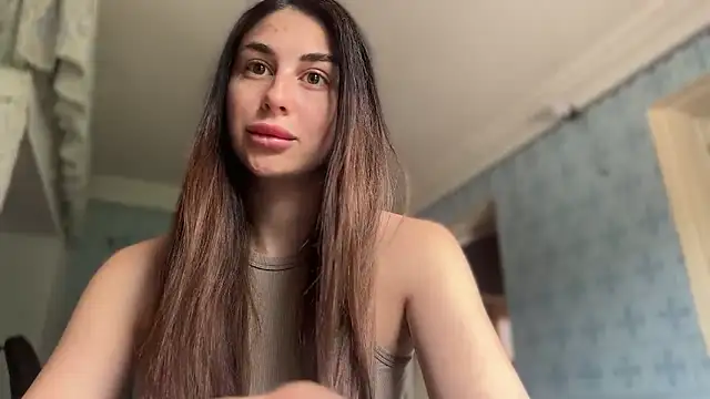 Snapshot of LiluMartiznir chatting on 05/08/26, 11:03 LiluMartiznir online show from 05/08/26, 11:03