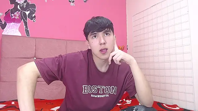 Snapshot of massimoferrera303av chatting on 02/06/26, 06:37 massimoferrera303av online show from 02/06/26, 06:37