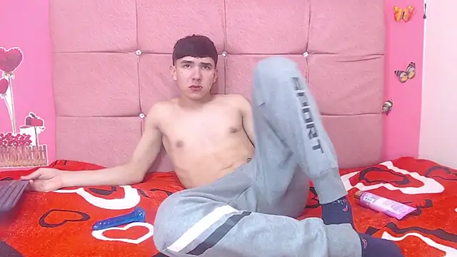 Snapshot of massimoferrera303av chatting on 02/12/26, 06:29 massimoferrera303av online show from 02/12/26, 06:29