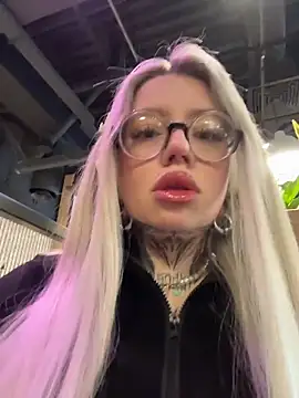 Chiibi online show from 02/14/26, 08:47