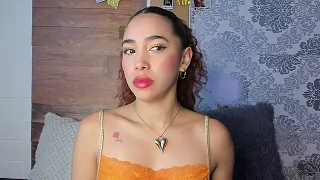 LiaHansson00 online show from 04/29/26, 04:11