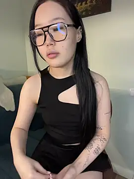 Peony kiss online show from 02/18/26, 08:00