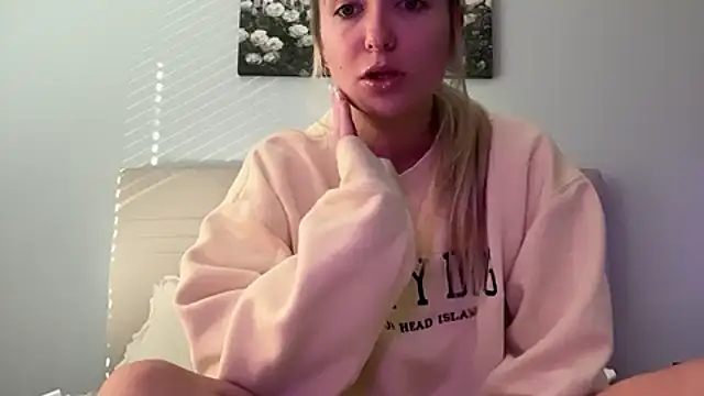 Snapshot of kelseyblu chatting on 06/03/26, 11:09 kelseyblu online show from 06/03/26, 11:09