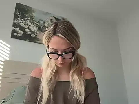 kelseyblu online show from 04/13/26, 10:58