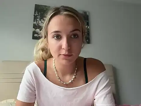 Snapshot of kelseyblu chatting on 04/23/26, 10:22 kelseyblu online show from 04/23/26, 10:22