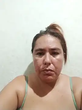 Snapshot of hot_girl_full chatting on 02/13/26, 02:50 hot girl full online show from 02/13/26, 02:50