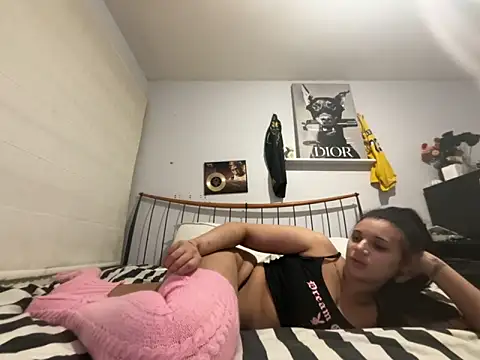 Snapshot of RavenNoirr chatting on 02/06/26, 05:20 RavenNoirr online show from 02/06/26, 05:20