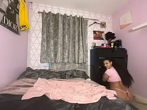 RavenNoirr online show from 03/12/26, 06:01