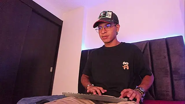 Snapshot of StellayDrake chatting on 02/07/26, 03:25 StellayDrake online show from 02/07/26, 03:25