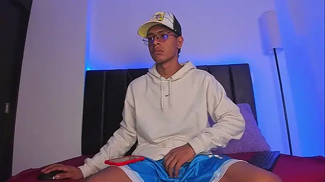 Snapshot of StellayDrake chatting on 02/11/26, 02:17 StellayDrake online show from 02/11/26, 02:17