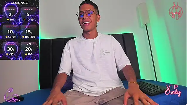 Snapshot of StellayDrake chatting on 02/15/26, 01:43 StellayDrake online show from 02/15/26, 01:43