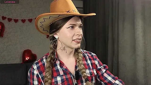 Snapshot of Anna_inHear chatting on 02/15/26, 05:23 Anna inHear online show from 02/15/26, 05:23