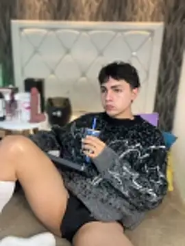 Samu Hott online show from 04/07/26, 08:21