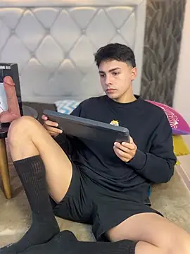 Samu Hott online show from 03/07/26, 08:14