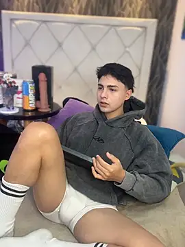 Samu Hott online show from 03/26/26, 08:18