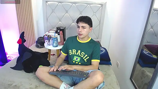 Samu Hott online show from 04/21/26, 08:26