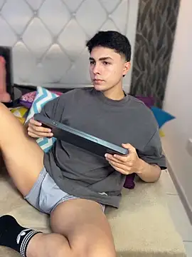 Samu Hott online show from 03/06/26, 08:26