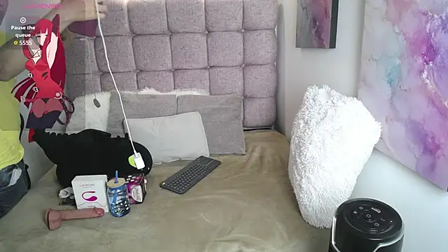 Snapshot of Samu_Hott chatting on 06/27/26, 08:15 Samu Hott online show from 06/27/26, 08:15