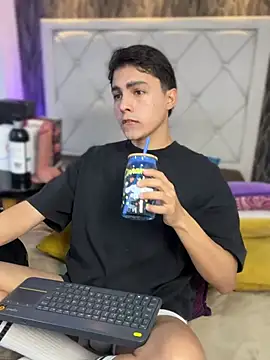 Samu Hott online show from 02/18/26, 08:05