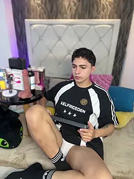 Samu Hott online show from 02/11/26, 08:20