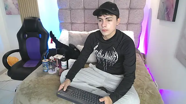 Samu Hott online show from 05/15/26, 08:07
