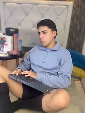 Samu Hott online show from 03/04/26, 08:27