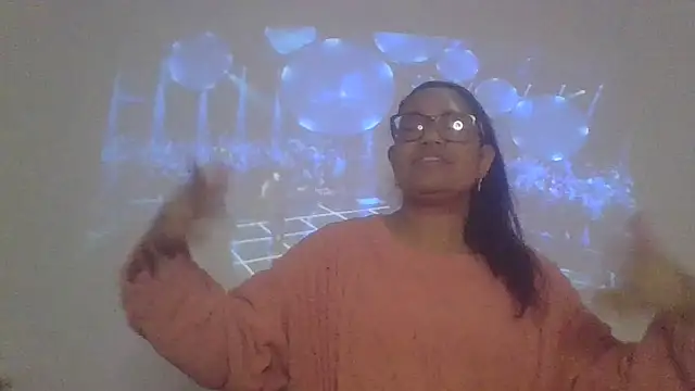 Snapshot of MelOnlyOf chatting on 02/07/26, 07:00 MelOnlyOf online show from 02/07/26, 07:00