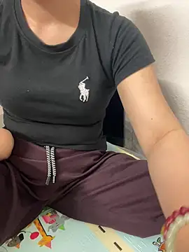 Yinini online show from 03/23/26, 11:43