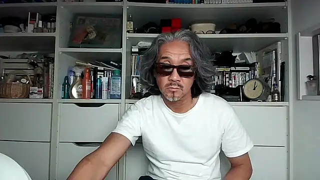 Snapshot of MtaS1 chatting on 06/15/26, 03:55 MtaS1 online show from 06/15/26, 03:55