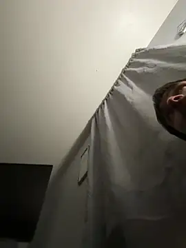 Snapshot of tommattsonn chatting on 03/21/26, 04:03 tommattsonn online show from 03/21/26, 04:03