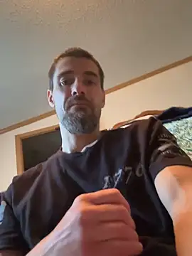 Snapshot of tommattsonn chatting on 05/12/26, 08:15 tommattsonn online show from 05/12/26, 08:15