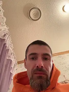 Snapshot of tommattsonn chatting on 04/22/26, 03:52 tommattsonn online show from 04/22/26, 03:52
