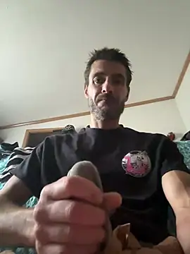 Snapshot of tommattsonn chatting on 06/25/26, 08:47 tommattsonn online show from 06/25/26, 08:47