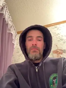 Snapshot of tommattsonn chatting on 04/13/26, 02:26 tommattsonn online show from 04/13/26, 02:26