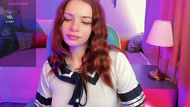 Snapshot of LaylaDiaries chatting on 02/21/26, 10:50 LaylaDiaries online show from 02/21/26, 10:50