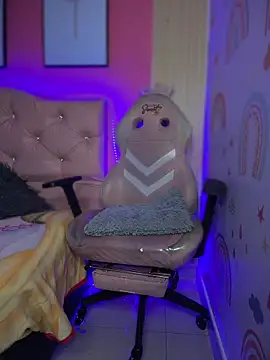 Snapshot of Karolaiin_LS chatting on 02/24/26, 08:42 Karolaiin LS online show from 02/24/26, 08:42