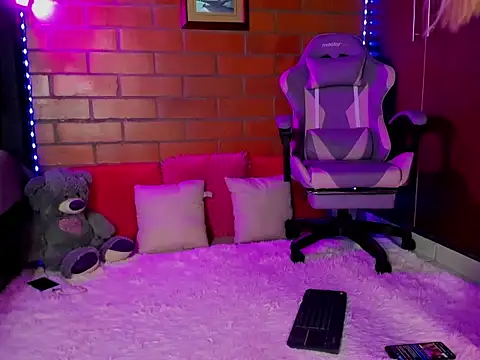 cristalprincess  online show from 03/04/26, 10:28